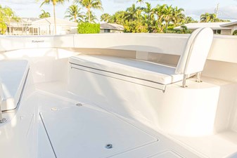 REEL SKETCHY 5 Bow Seating Starboard