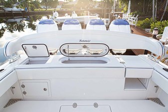 REEL SKETCHY 23 Sink, Live Well, Transom Door