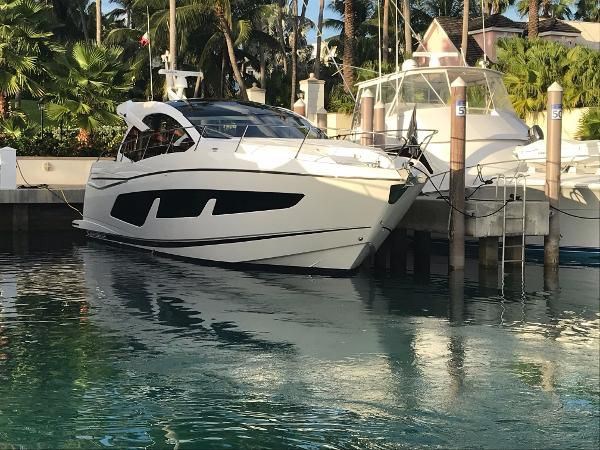 54-2019-Sunseeker-Predator-008