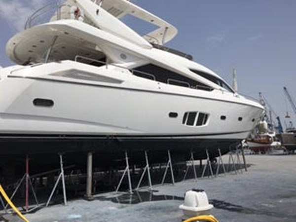 80-2012-Sunseeker-Yacht-03