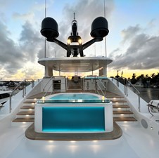 WESTPORT 117 / 35M 13 FLYBRIDGE