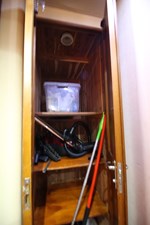 Cajun Queen 24 Closet