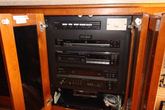 Cajun Queen 25 Electronics