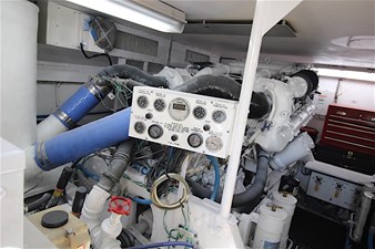 Cajun Queen 34 Engine