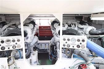 Cajun Queen 32 Engine