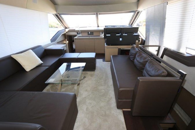 68-2017-Prestige-Motoryacht-11