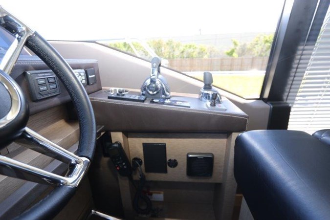 68-2017-Prestige-Motoryacht-14