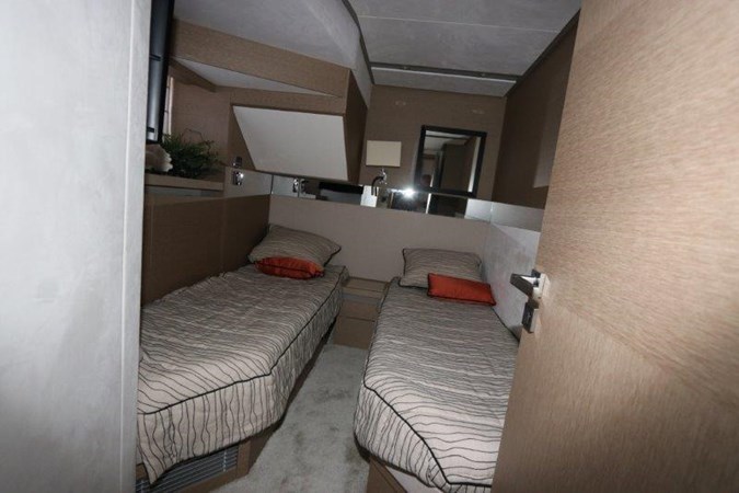 68-2017-Prestige-Motoryacht-20