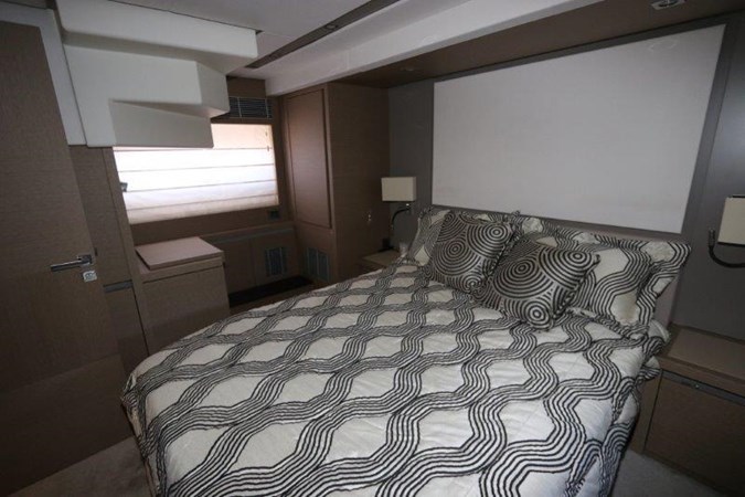 68-2017-Prestige-Motoryacht-23