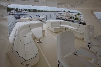 Hooligan V 9 Flybridge