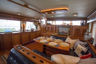 Hooligan V 14 Salon Dining