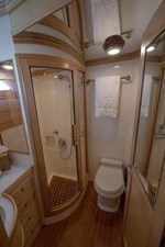 Hooligan V 26 Guest Bath