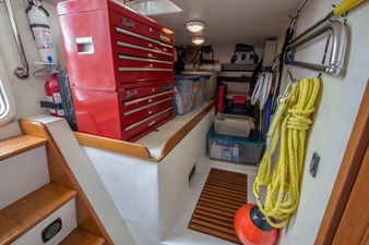 Hooligan V 27 Lazarette