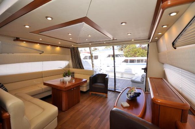 72-2006-Sunseeker-Predator-12