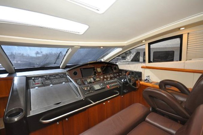 72-2006-Sunseeker-Predator-18