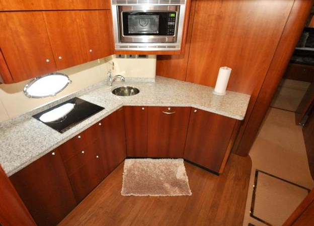 72-2006-Sunseeker-Predator-21