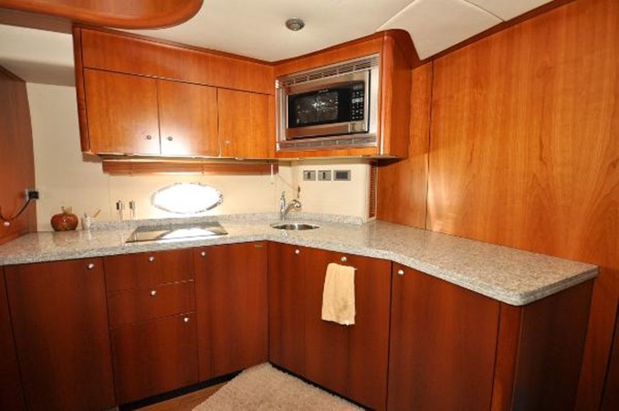 72-2006-Sunseeker-Predator-22