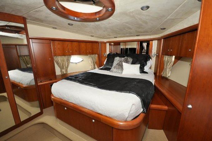 72-2006-Sunseeker-Predator-25