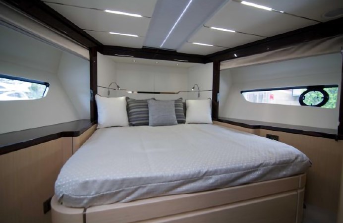 33_2018 68ft Sunseeker Predator