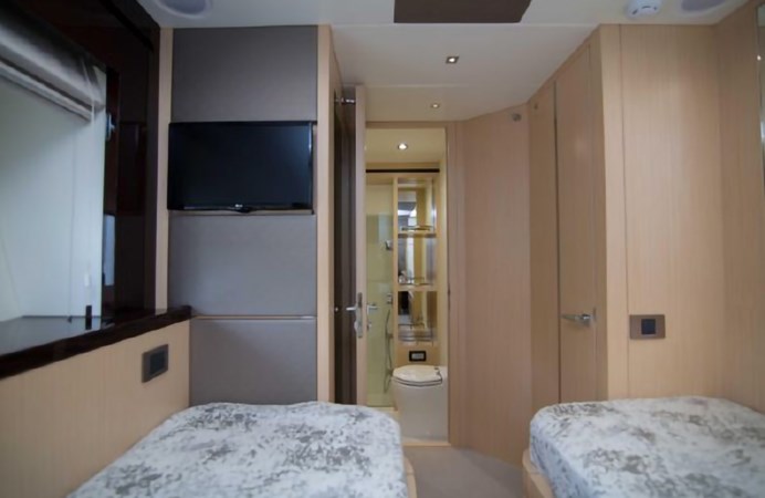 43_2018 68ft Sunseeker Predator