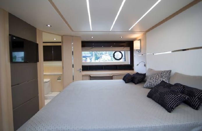 51_2018 68ft Sunseeker Predator