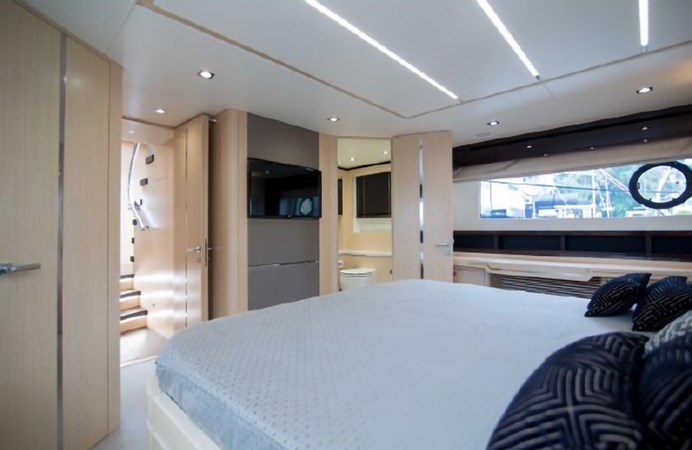 56_2018 68ft Sunseeker Predator