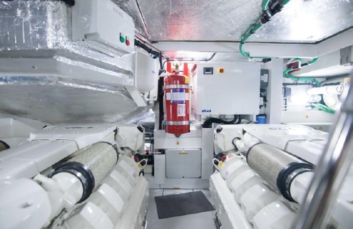 64_2018 68ft Sunseeker Predator