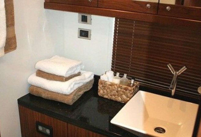 66-2006-Sunseeker-Manhattan-13