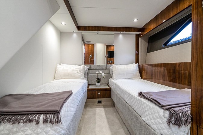 19_2019 66ft Sunseeker Manhattan