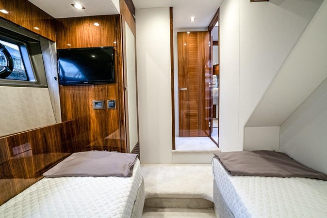 20_2019 66ft Sunseeker Manhattan