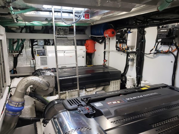 26_2019 66ft Sunseeker Manhattan