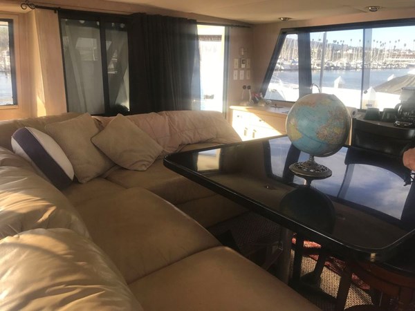 65-1989-Custom-La-Conner-Sky-Lounge-08