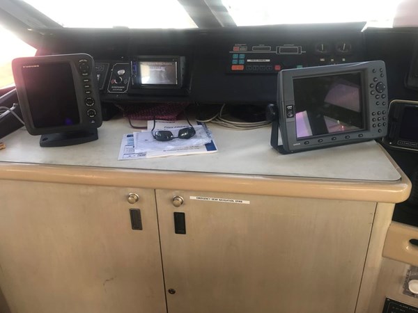 65-1989-Custom-La-Conner-Sky-Lounge-15