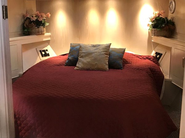 65-1989-Custom-La-Conner-Sky-Lounge-20