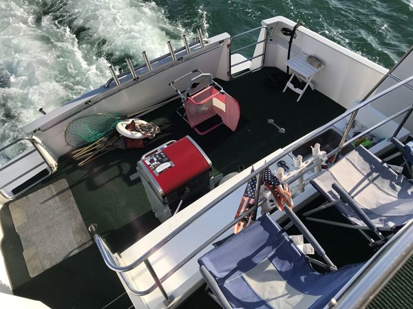 65-1989-Custom-La-Conner-Sky-Lounge-26