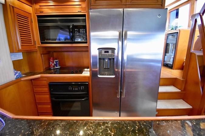 62-2000-Offshore-Yachts-Pilot-House-03