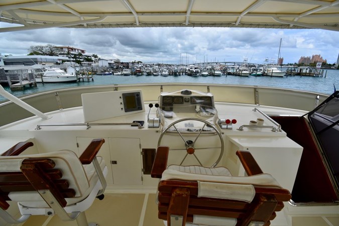 62-2000-Offshore-Yachts-Pilot-House-15