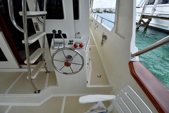 62-2000-Offshore-Yachts-Pilot-House-24