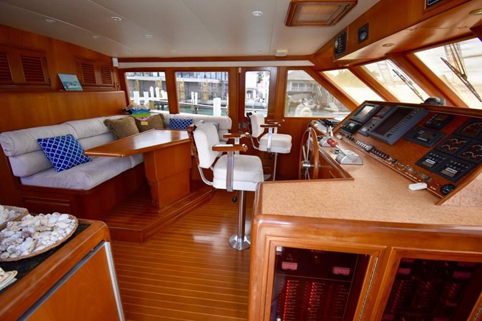 62-2000-Offshore-Yachts-Pilot-House-35