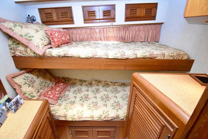 62-2000-Offshore-Yachts-Pilot-House-44