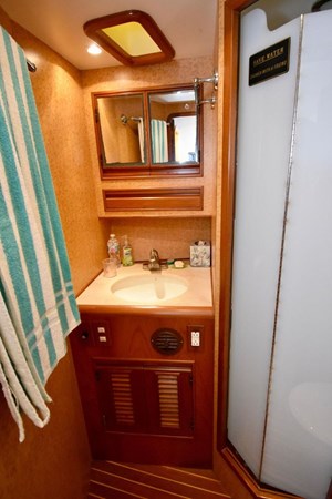 62-2000-Offshore-Yachts-Pilot-House-46