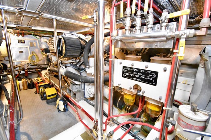 62-2000-Offshore-Yachts-Pilot-House-48