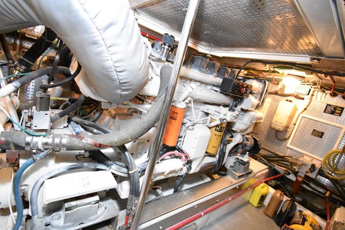 62-2000-Offshore-Yachts-Pilot-House-49