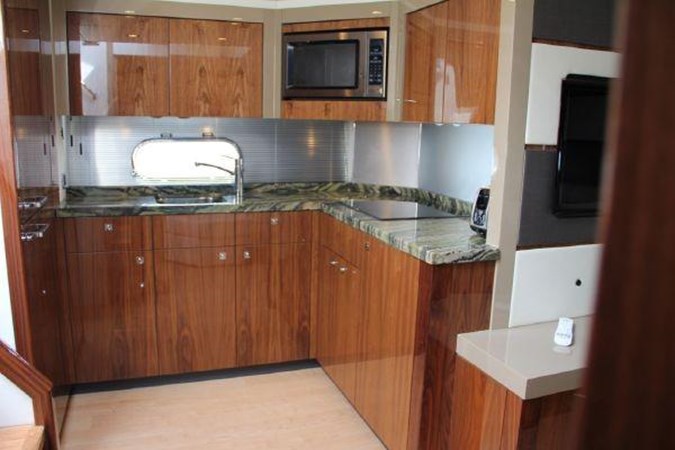 60-2012-Sunseeker-Predator-10