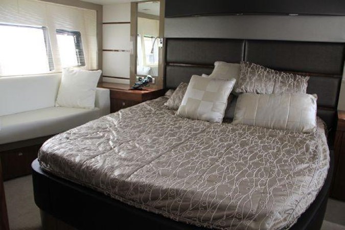 60-2012-Sunseeker-Predator-13