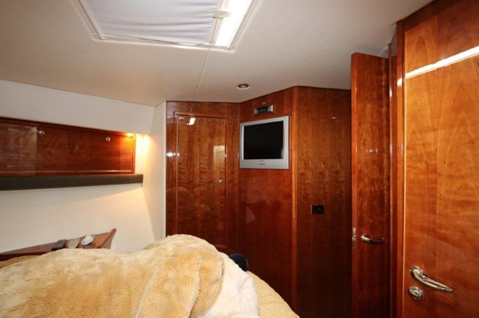 58-2004-Riviera-Enclosed-Flybridge-14