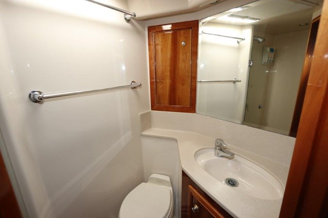 58-2004-Riviera-Enclosed-Flybridge-15