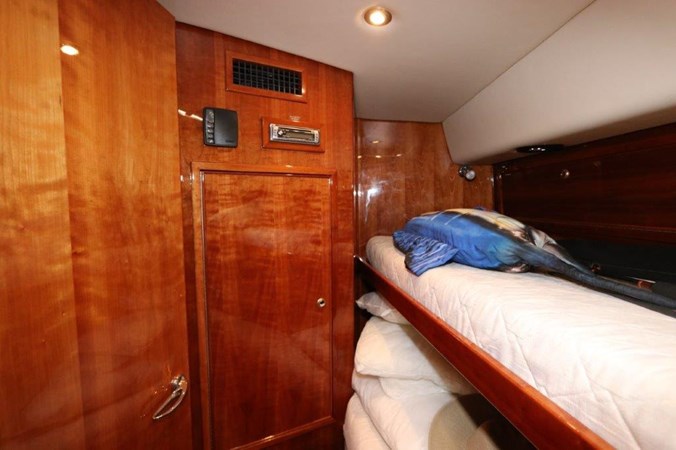 58-2004-Riviera-Enclosed-Flybridge-17