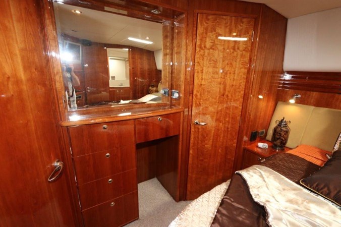 58-2004-Riviera-Enclosed-Flybridge-20