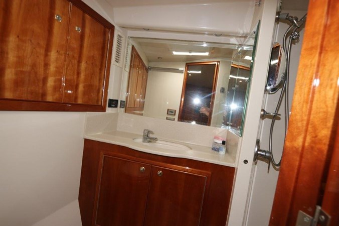 58-2004-Riviera-Enclosed-Flybridge-22